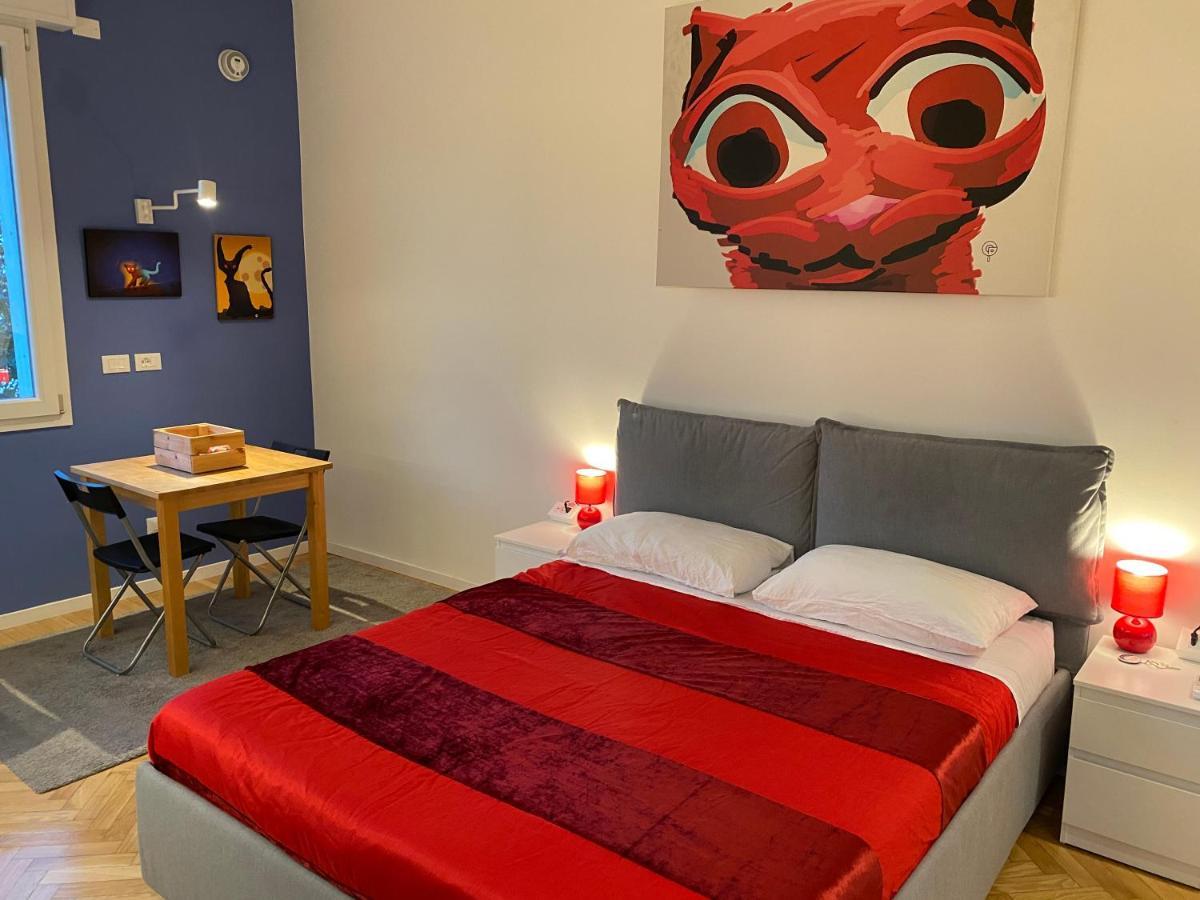 Tra Le Torri B&B - Ampia Stanza Privata In Appartamento Con Bagno Privato Accessibile Da Corridoio โบโลญญา ภายนอก รูปภาพ